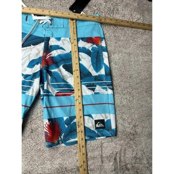 Quiksilver Shorts Every Day Board Shorts Skateboard Surf Beach Size 32 New - Picture 10 of 16